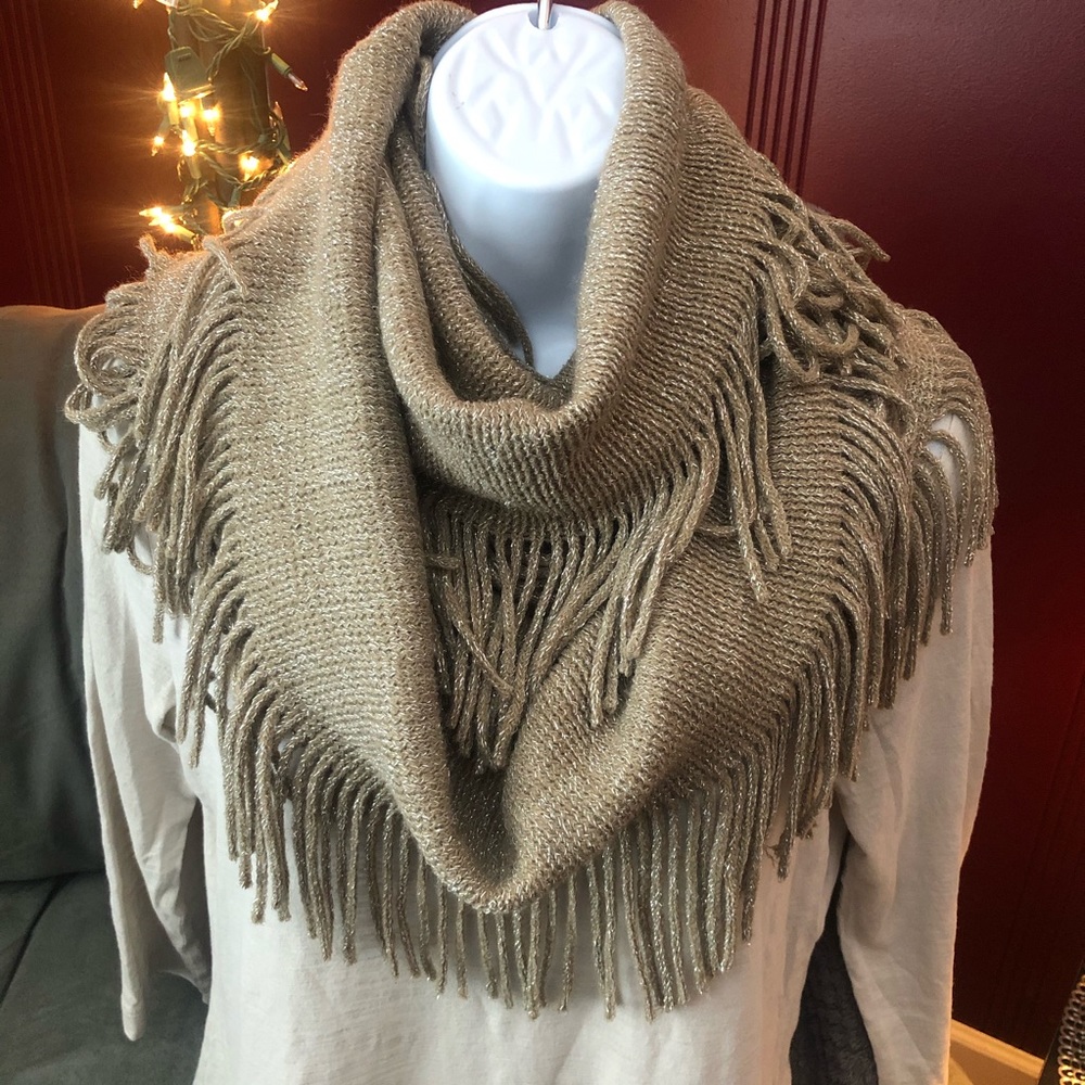 D&Y Tan Sparkle Fringe Scarf